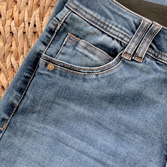 Democracy Frayed Hem Distressed Crop Jean - Picture 8 of 13